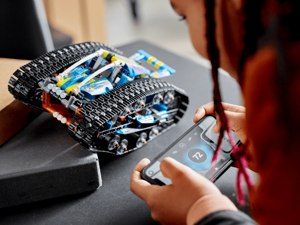 LEGO 42140 Sovelluksella ohjattava muunneltava auto - ALETUU.FI