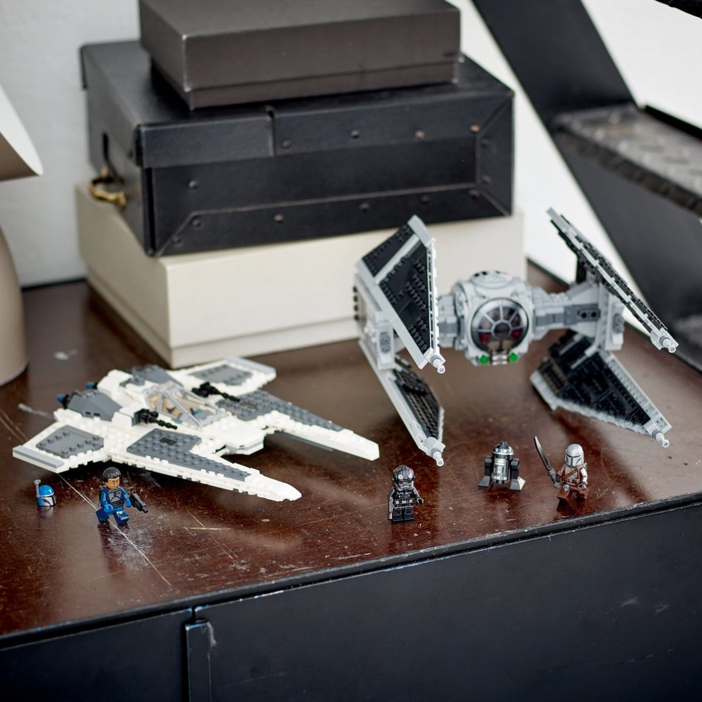 LEGO 75348 Mandalorialainen Fang-hävittäjä vs. TIE-torjuntahävittäjä - ALETUU.FI